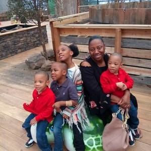 Meet your Posher, Latoya